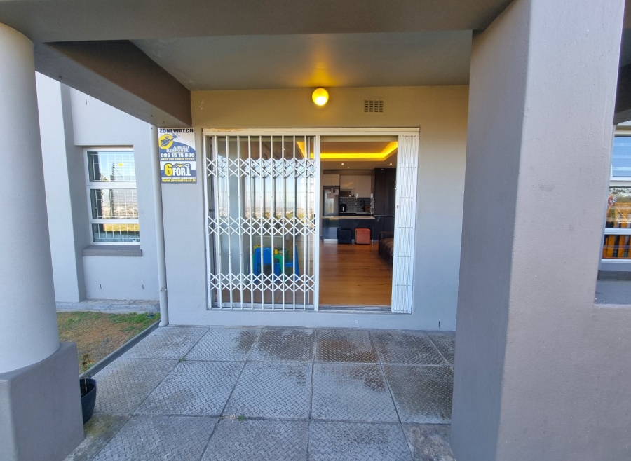To Let 2 Bedroom Property for Rent in Loevenstein Western Cape